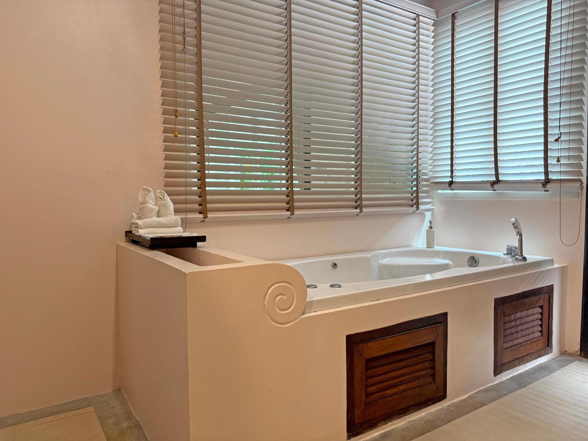 Anyavee Tubkaek Resort- Sha Krabi town